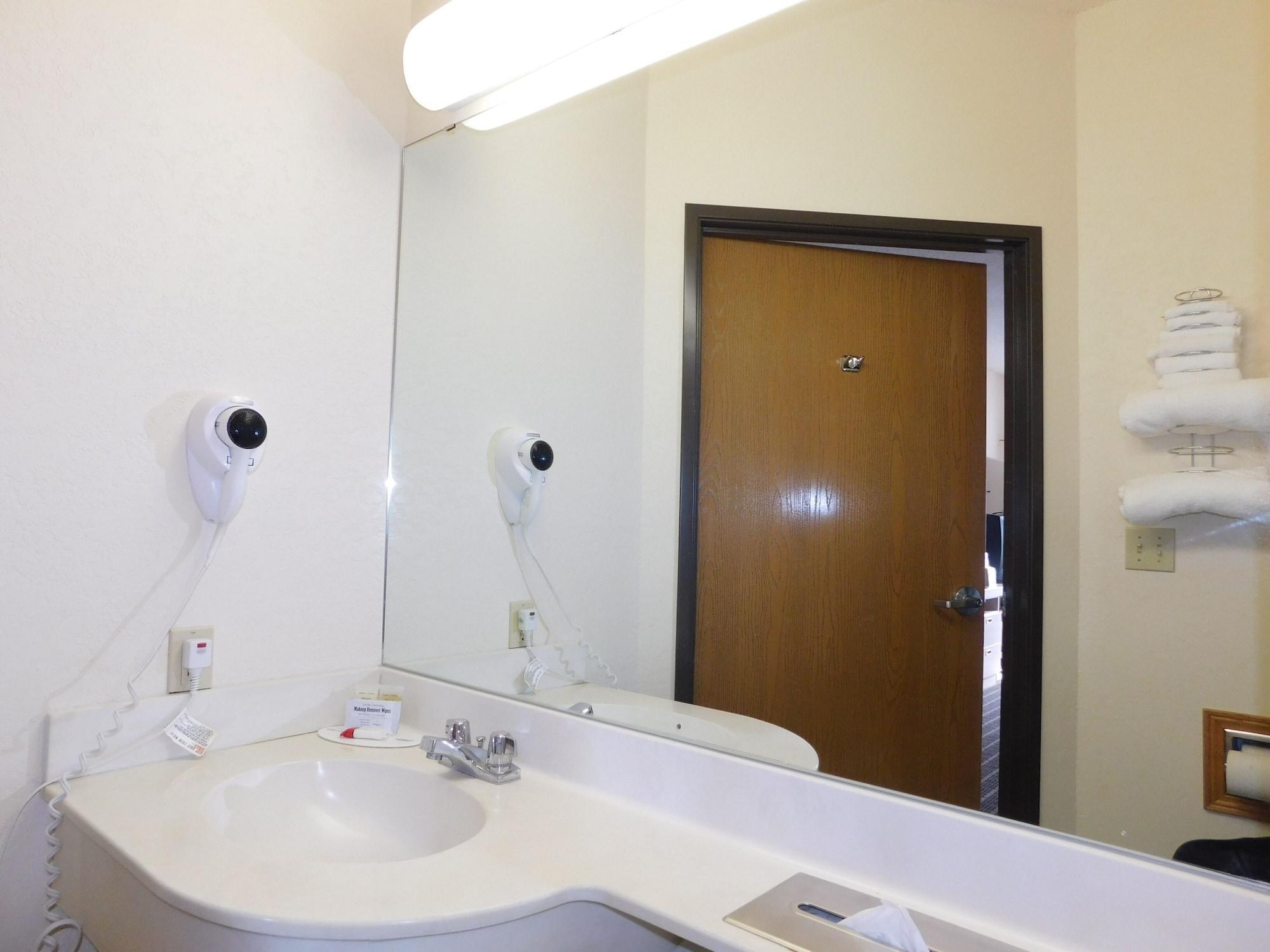 Travelodge By Wyndham Chadron Exterior foto